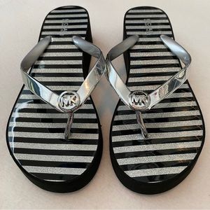 MICHAEL Michael Kors platform wedge metallic silver with black Sandals, sz 7.5